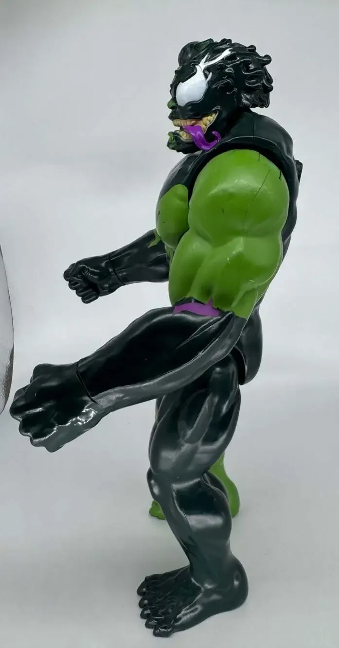 Marvel Venomized Hulk 12-inch Action Figure Maximum Venom Blast Gear Titan